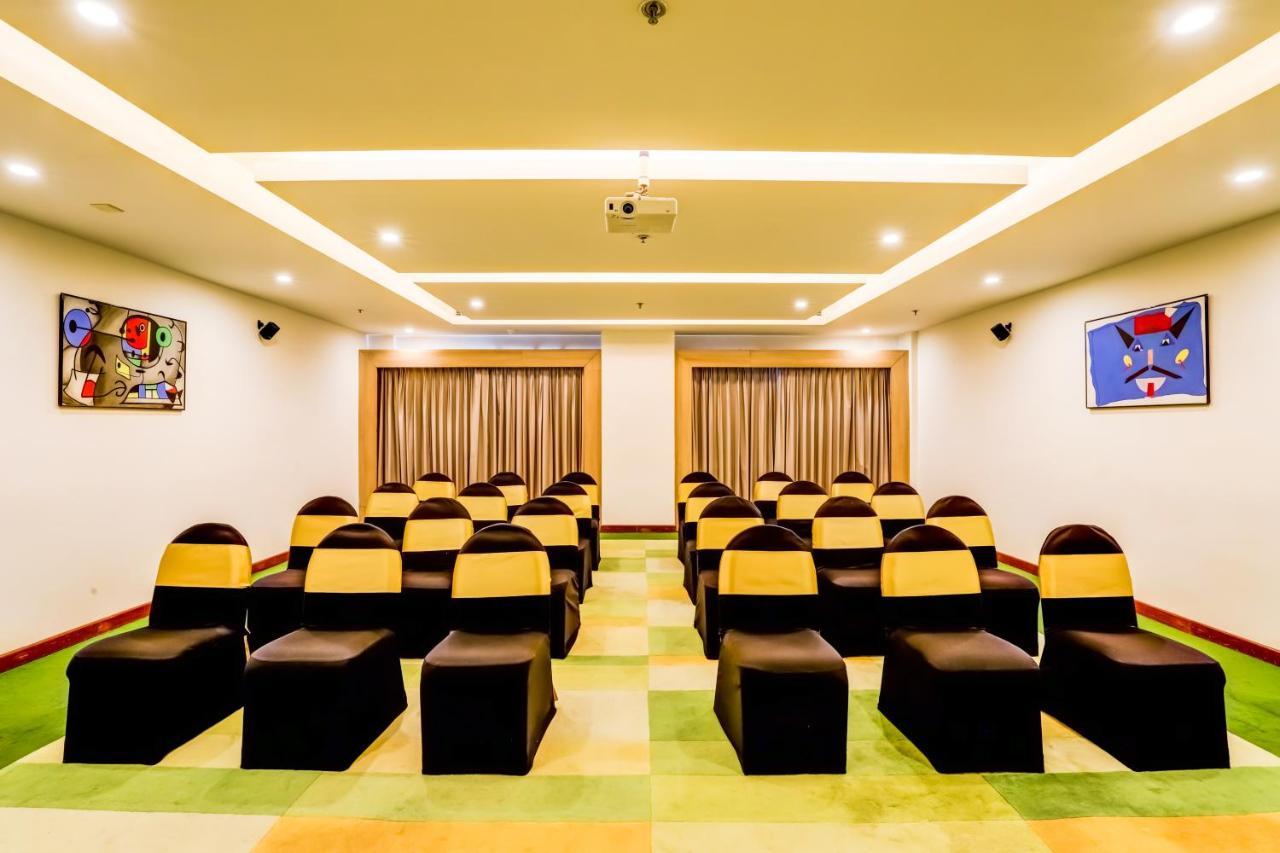 Lemon Tree Hotel Electronics City Bengaluru Kültér fotó