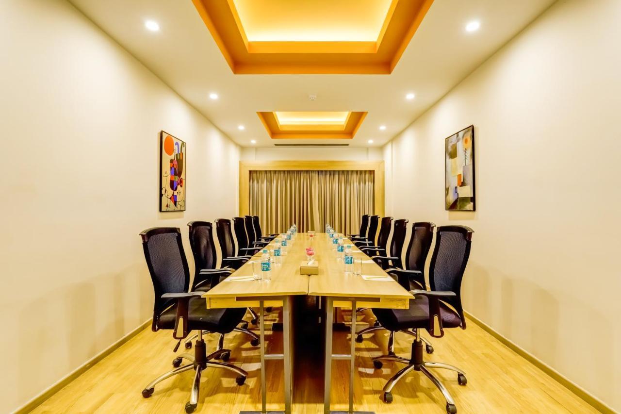 Lemon Tree Hotel Electronics City Bengaluru Kültér fotó
