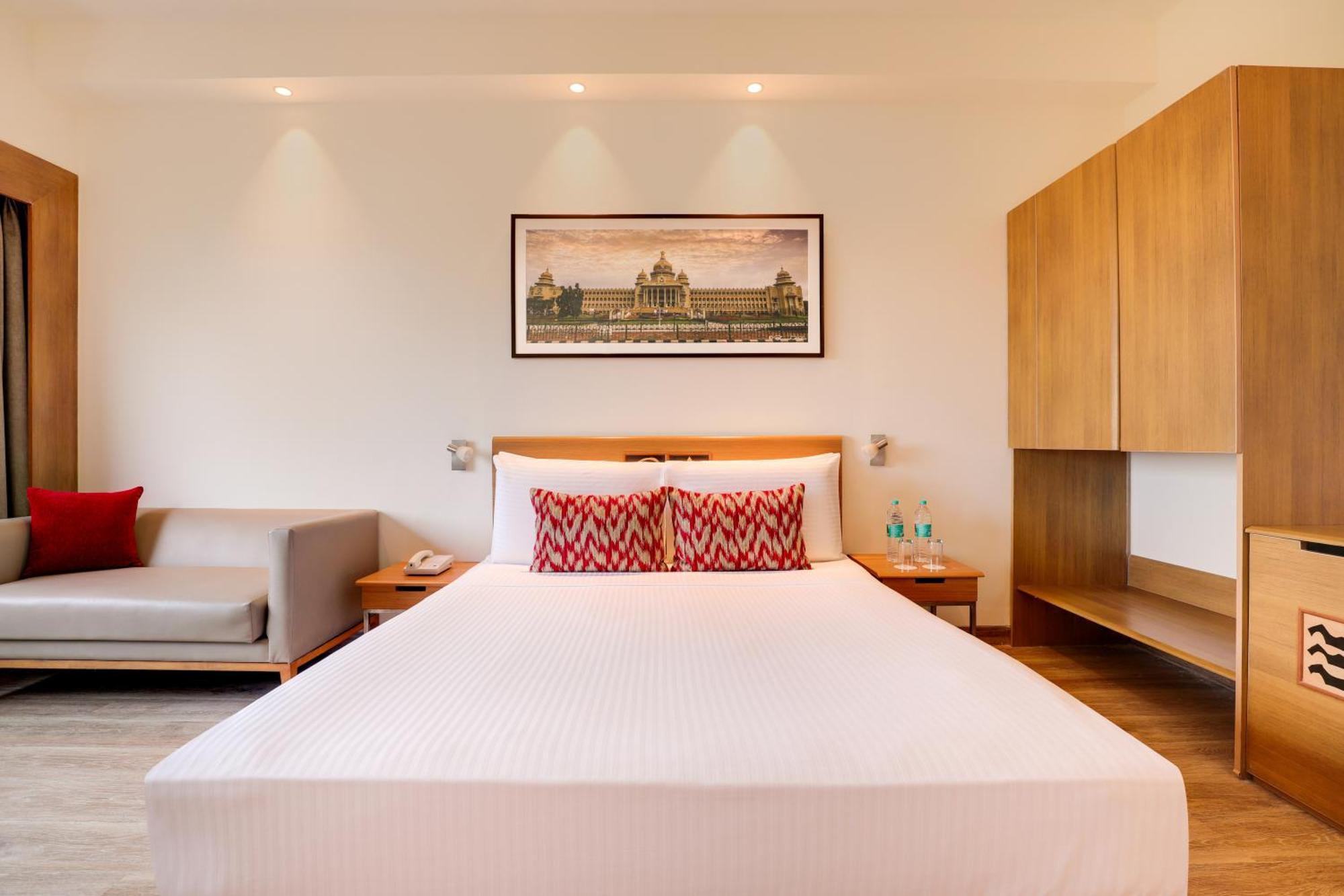 Lemon Tree Hotel Electronics City Bengaluru Kültér fotó