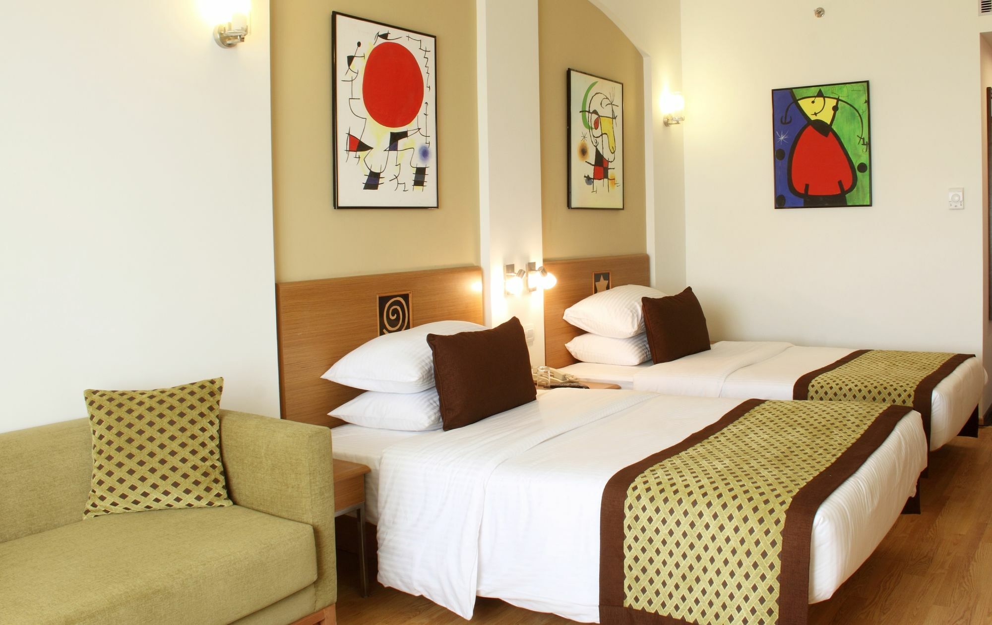 Lemon Tree Hotel Electronics City Bengaluru Kültér fotó